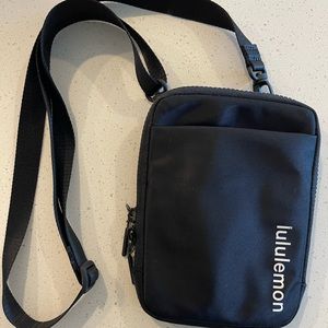 Lululemon - Easy Access Cross Body Bag - Black